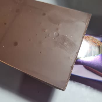 BİM’deki Buono Çikolatasında Baloncuk Ve Beyaz Lekeler Nedeniyle Güven Kaybı Ve İade Talebi