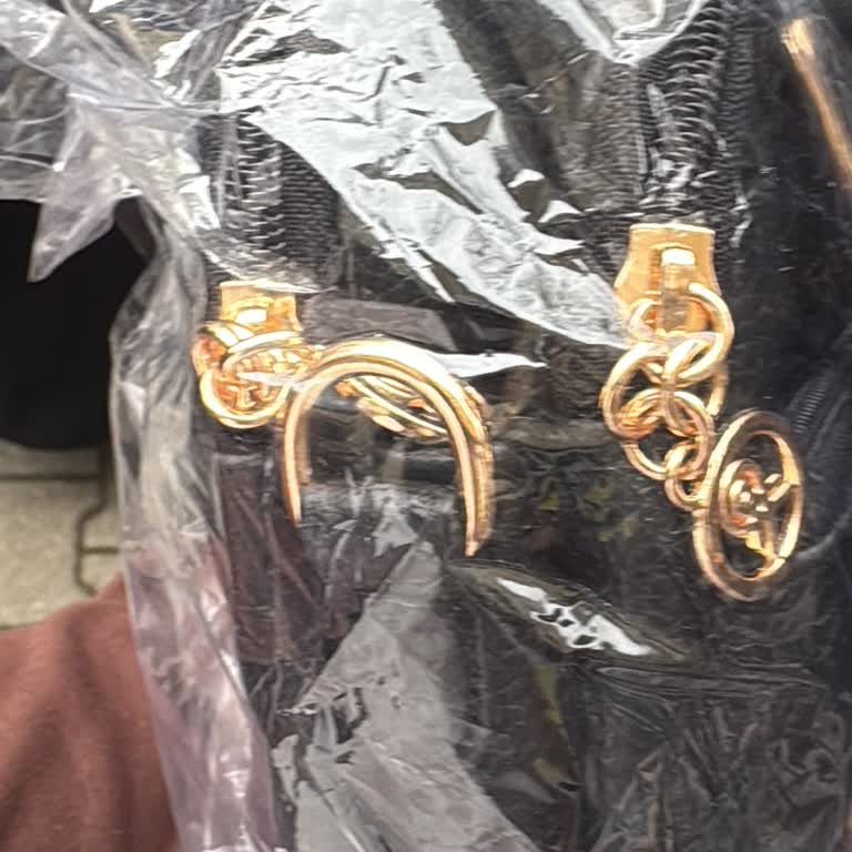 Talep Edilen Gri Fermuar Çanta Gönderilmedi Ve Instagram'da Engellendim