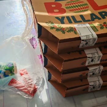 Çocuk Menüsündeki Boyama Kitabı Yerine Ketçap Verilmesi Ve Ücret İstemi