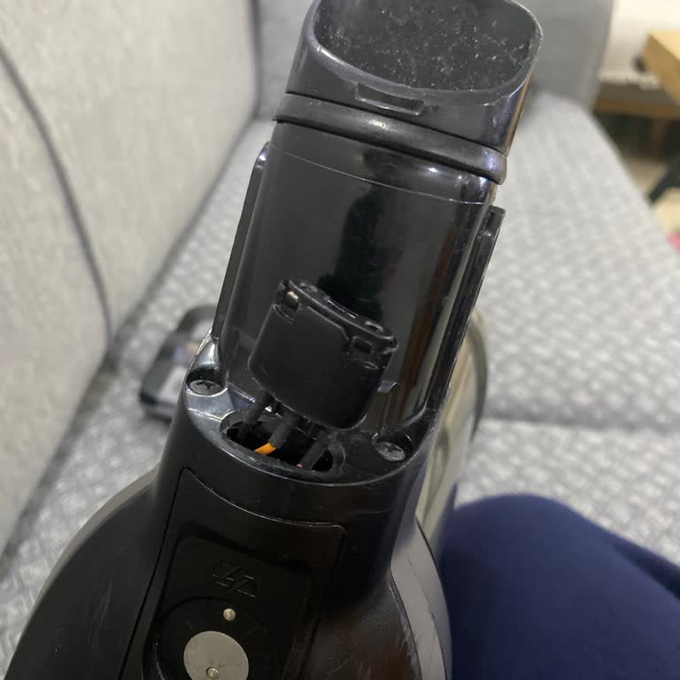 Philips SpeedPro Dikey Süpürge Boru Kilidi Tekrar Bozuldu, Ücretsiz Onarım İstiyorum