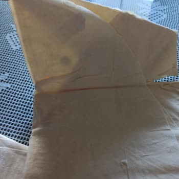 Şok Marketler Küflü ve Parçalanmış Yufka Ürünü