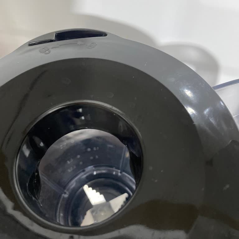 Karaca Milkshake Yapma Sürahisinde Ortadaki Kapağı Yok