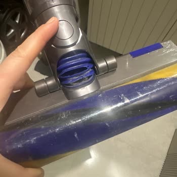 Dyson V15 Tangle Başlığı Çıkmıyor Ve Işıklı Boru Çatladı