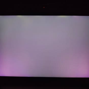 Asus ROG Strix G18 Display Has Unacceptable Light Leakage Problem