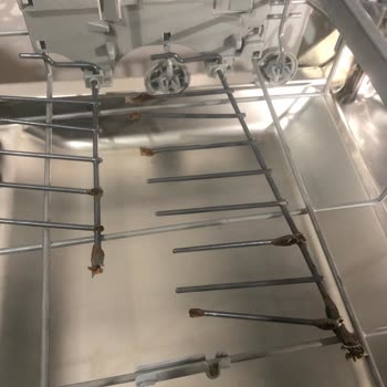 Arçelik Bulaşık Makinesinde Paslanma Ve Üst Sepet Rayı Sorunu