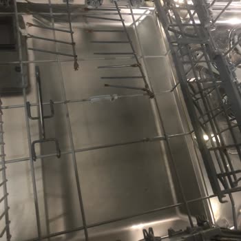 Arçelik Bulaşık Makinesinde Paslanma Ve Üst Sepet Rayı Sorunu