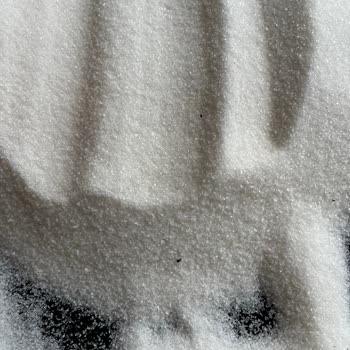 Bal Küpü Şekerinde Siyah Yabancı Cisimler Bulundu