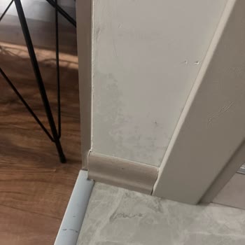 Beko Çamaşır Makinesi Kurulum İhmalinde Su Kaçağı Ve Parke Hasarı