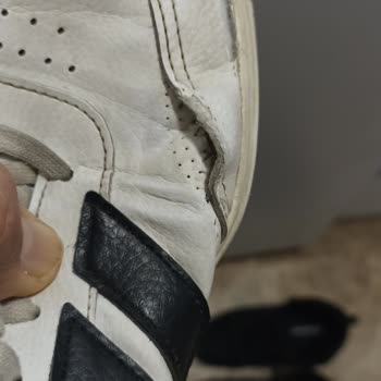 Garanti Kapsamındaki Ayakkabının Kısa Sürede Yırtılması Ve Değişim Talebinin Reddedilmesi