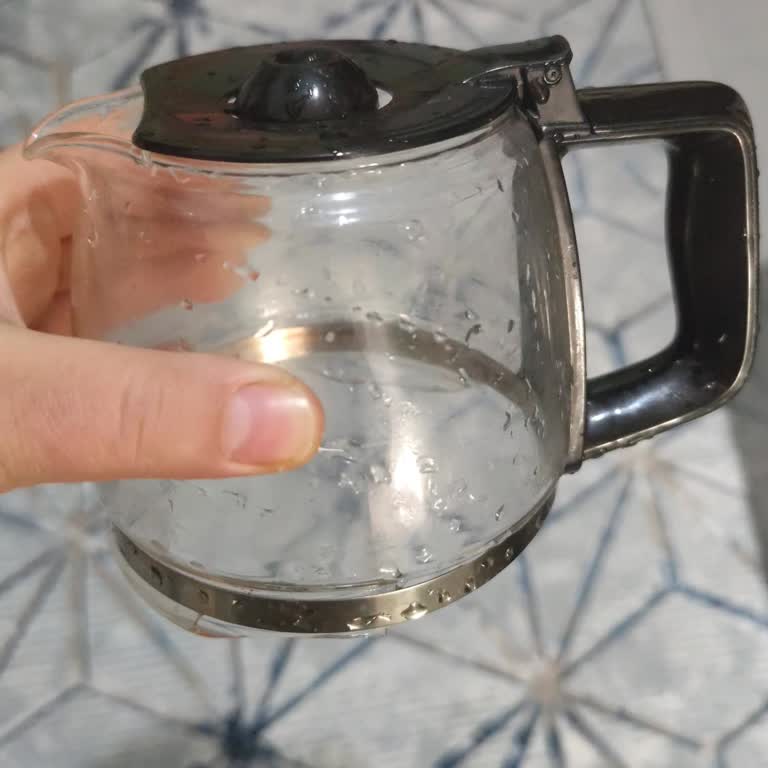 Vestel Kahve Makinesinin Cam Demliği Kırıldı Ve Yedek Parça Temini Sağlanamıyor