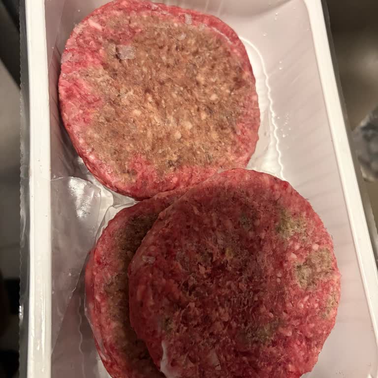 Metro Dondurulmuş Hamburgerde Sağlık Tehlikesi Ve Maddi Mağduriyet