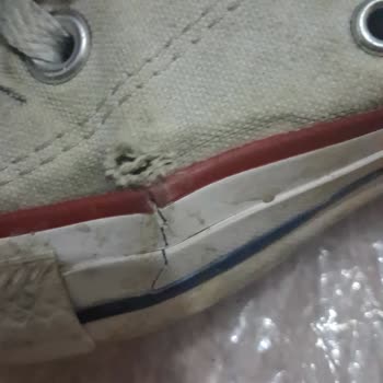 8 Ayda Yırtılan Converse Ayakkabıda Kalite Hayal Kırıklığı