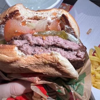 Hijyen Ve Pişmemiş Ürün Şikayeti: Burger King Mersin Şubesi