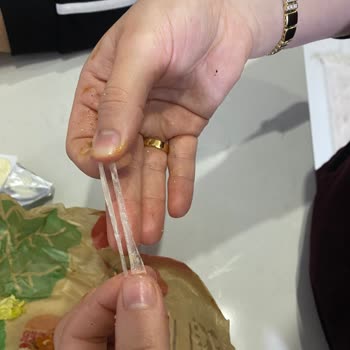 Burger King Hamburgerinde Plastik Parça Ve Eksik Ürün: Gıda Güvenliği İhlali