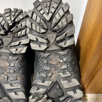 Scooter Ayakkabısının Tabanı Kısa Sürede Çatladı, Markadan Yanıt Gelmedi