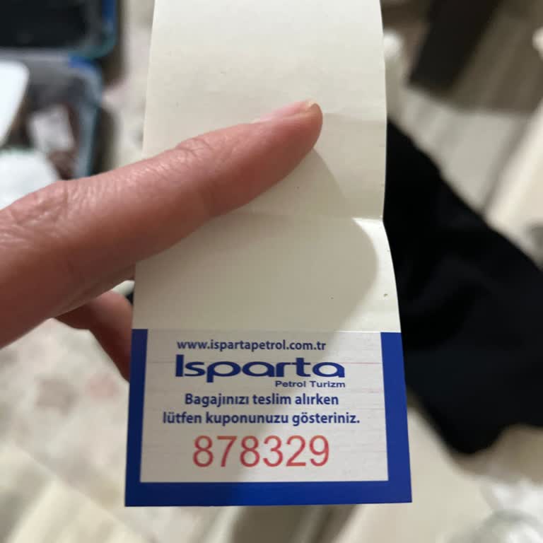 Muavinin Valiz Karıştırması Sonucu Koli Kolu Kırıldı Ve Tazminat Talep Ediliyor