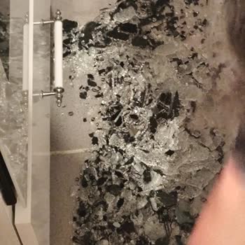 Siemens Ankastre Fırının Camı Patladı Güvenlik Tehlikesi