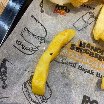 Patates Kızartmasında Böcek Ve Ürün İadesi Talebi