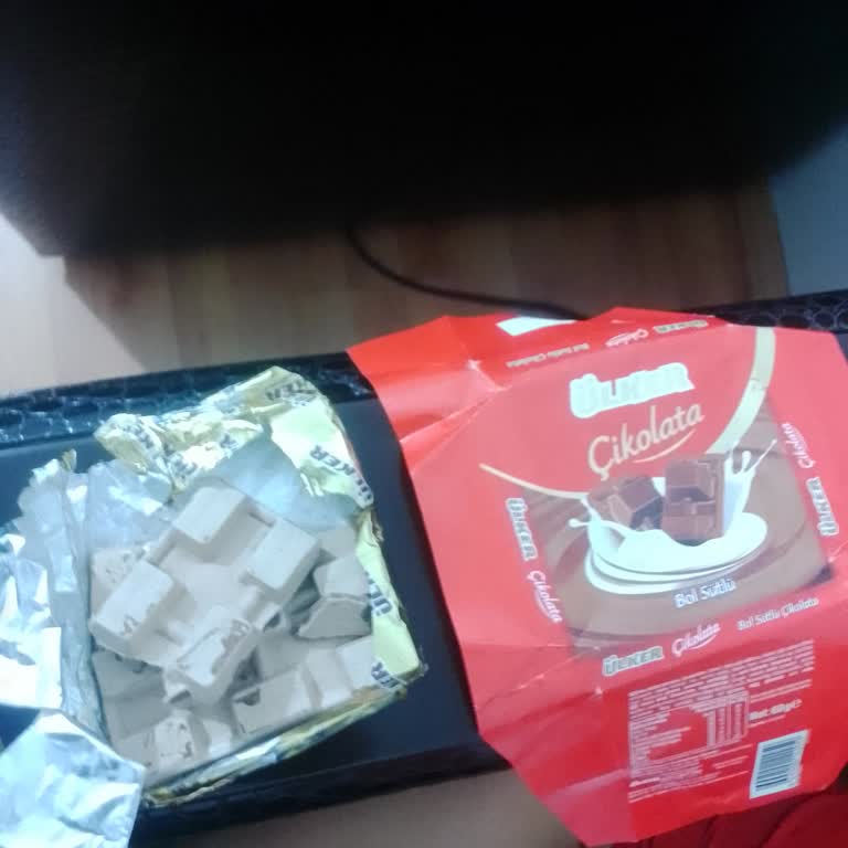 Beyazlamış Ülker Kare Çikolata Kalitesinde Bozulma Ve Hijyen Endişesi