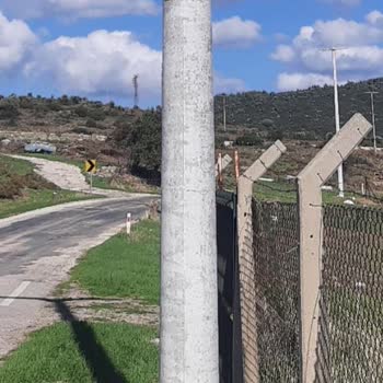 Gdz Elektrik Dağıtım Bahçemdeki Beton Desteği Kırması Ve Demir Kapıya Zarar Vermesi