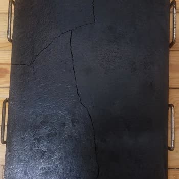 Guruss Volkanik Taş Izgara Üç Kullanımda Parçalandı Ve Güvenim Sarsıldı