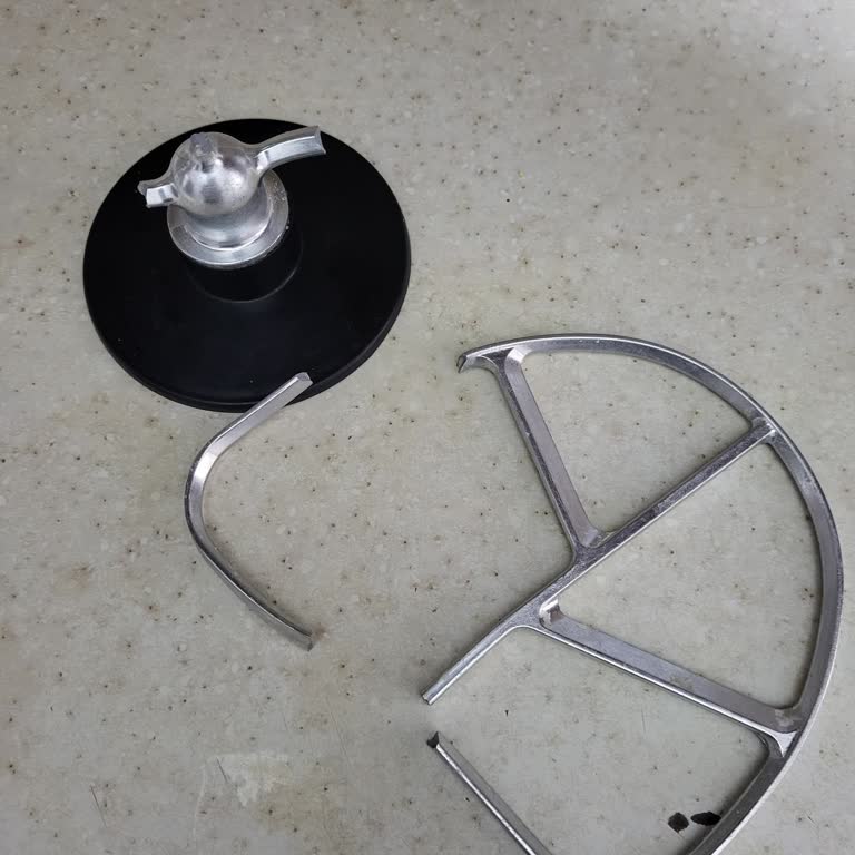 Sinbo Hamur Yoğurma Makinesinde Kırılan Kol Ve Kapanma Sorunu, Garanti Kapsamında Değişim Talebi