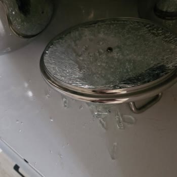 Korkmaz Mutfak Eşyaları Hiçbir Darbe Almamasına Rağmen Tenceremin Cam Kapağı Patladı