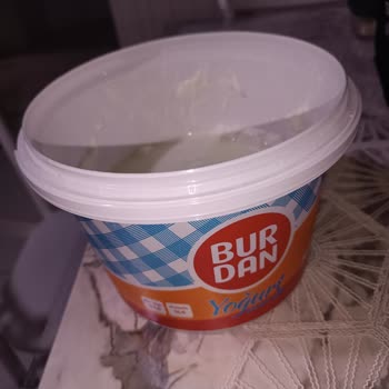 Yarım Yağlı Yoğurtta Süzgeç Bulundu