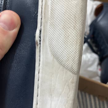 Ayakkabının Dikiş Sorunu Ve Özensiz Garanti Tamiri