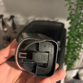 Makinede Yıkanabilir Yazısı Nedeniyle Süt Haznesi Kırıldı Ve Ücretsiz Parça Değişimi Talep Ediyorum