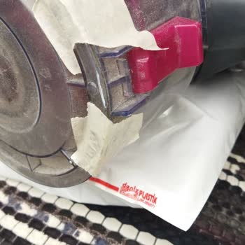 Hoover HF110P Çöp Haznesi Tasarım Hatası: Kırıldı Ve Ücretsiz Değişim İstiyorum