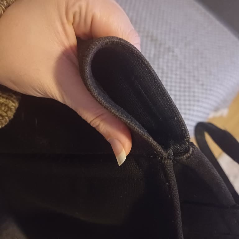 Calvin Klein Çantasının Hızlı Solması Ve İade Talebi