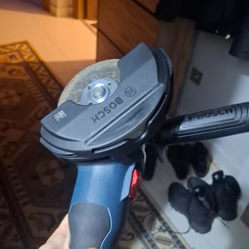 Akü Takılıyken Çalışmayan Ve Güvenlik Riski Oluşturan Bosch Avuç Taşlama Makinesi