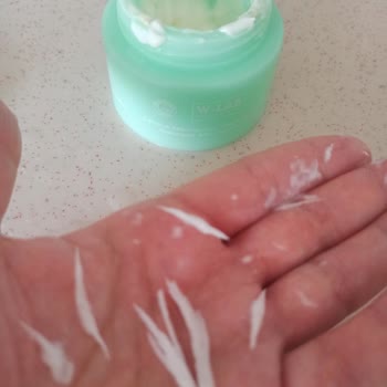 Wlab Göz Altı Kreminde Çözülmeyen Kılçık Ve Plastik Parçacık Sorunu