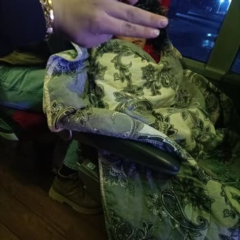 Isıtma Çalışmayan Otobüste Çocuklarla Donarak Yolculuk