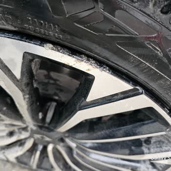 Togg F10 Araçta 15 Gün İçinde Lastik Patladı Ve Jant Zarar Gördü