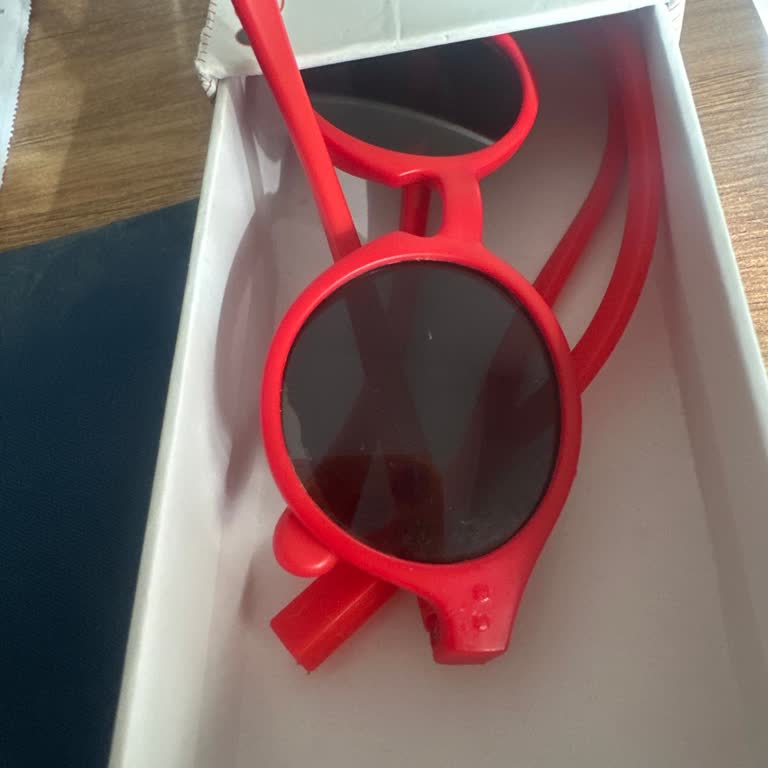 İzipizi Bebek Gözlüğünün Camında Soyulma Ve Deformasyon, Destek Talebi