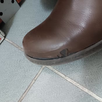 FLO Mağazasında Kısa Sürede Kullanılan Botta Deri Soyulması Ve Açılma, Değişim Talebim Reddedildi