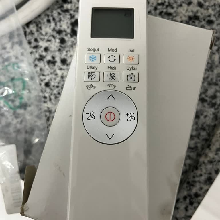 Altus Klimada Kumanda Askı Aparatı Eksik, Ücretsiz Gönderim Talep Ediyorum