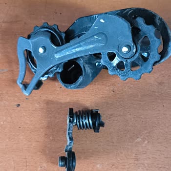 Teslimat Hatası Nedeniyle Arka Vites Ve Lastiklerde Hızlı Arıza, Servisin Yardımsızlığı