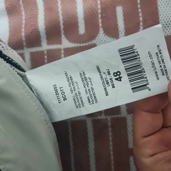 Kumaş Kaynağından Renk Değişimi Yaşayan Lufian Erkek Montu İçin Değişim Talebi