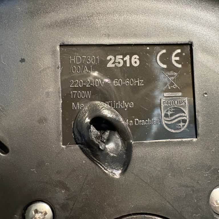 Yanık Plastik Kokusu Ve Erime Sorunu Nedeniyle Güvenlik Riski Ve Amazon/Philips Yanıtı Bekleniyor