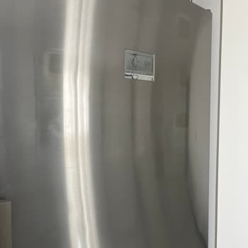 Buzdolabımda Magnet İzleri Ve Ücretli Parça Değişimi Talebi