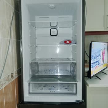 Garanti Kapsamındaki Buzdolabı Kapak Düşüşü Sonrası Raf Hasarının Ücretsiz Değişimi Talebi