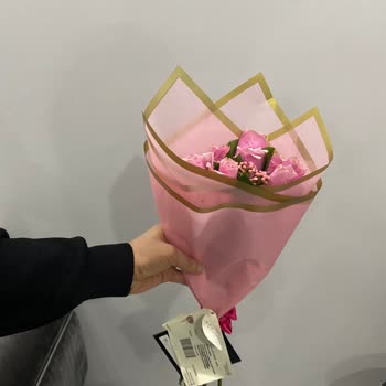 Doğum Günü Sürprizinde Geç Teslimat, Kalitesiz Buket Ve Kuryenin Kaba Tavrı