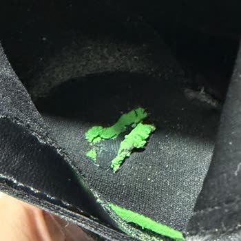 Bershka Çizmelerinde Üretim Hatası Ve Müşteri Hizmetlerinden Yanıtsızlık