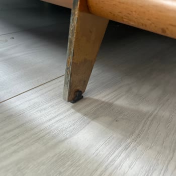 Deforme Koltuk Ayakları Zemine Zarar Veriyor Ve Acil Değişim Talebi