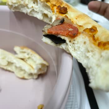 Domino's Pizza'da Plastik Parça Bulunan Pizza Ve Gıda Güvenliği İhlali