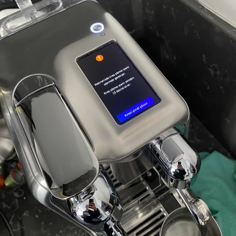 Kireç Uyarısı Ve Süt Isıtma Sorunu İçin Ücret Alınan Servis Sonrası Makine Hâlâ Arızalı