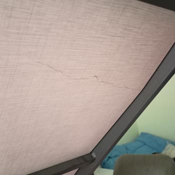 Taşpınar Mağazalarından Alınan Baza Çatladı Ve Müşteri Hizmetine Ulaşılamıyor